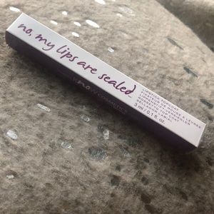 No, My Lips Are Sealed Lipstick Topcoat